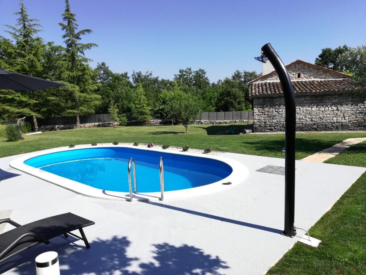 Holiday Home Maria Pazin Exterior foto