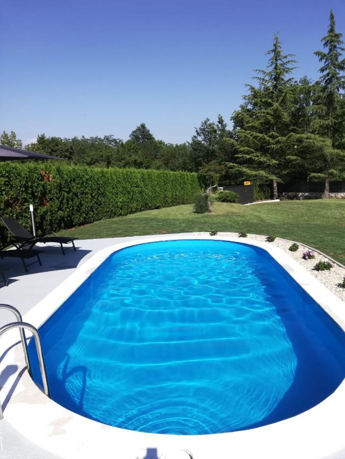 Holiday Home Maria Pazin Exterior foto