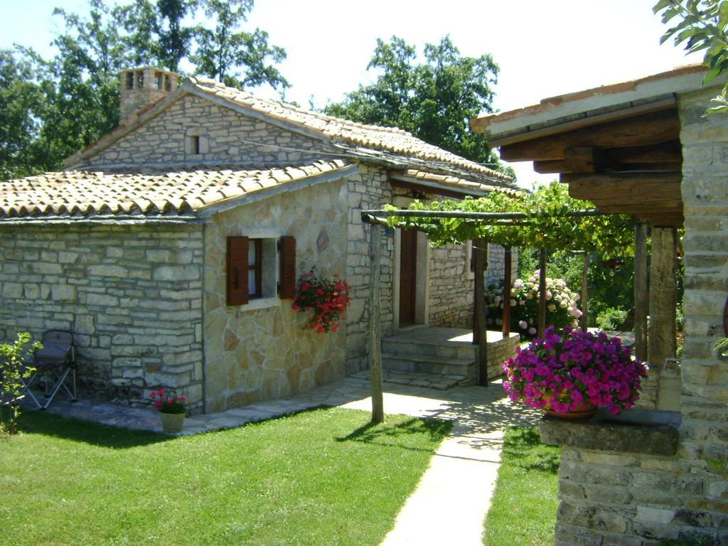 Holiday Home Maria Pazin Exterior foto